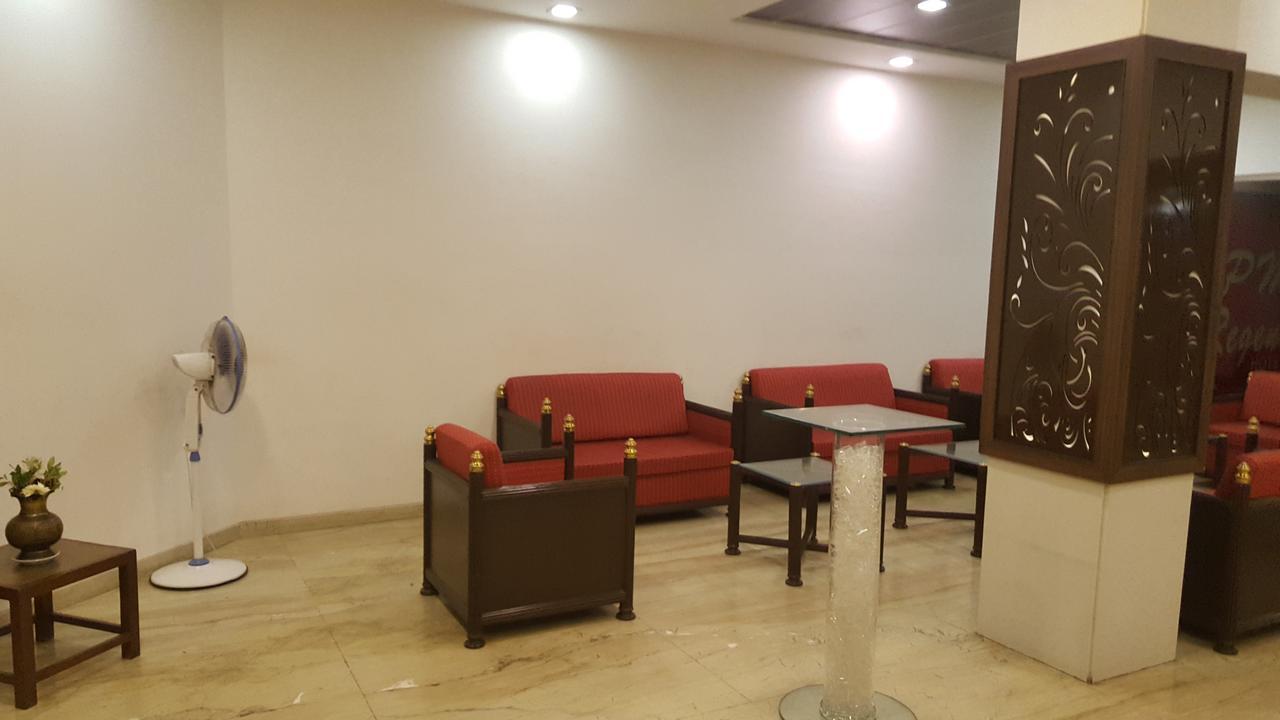 P M Regency Hotel Βαντοντάρα Εξωτερικό φωτογραφία