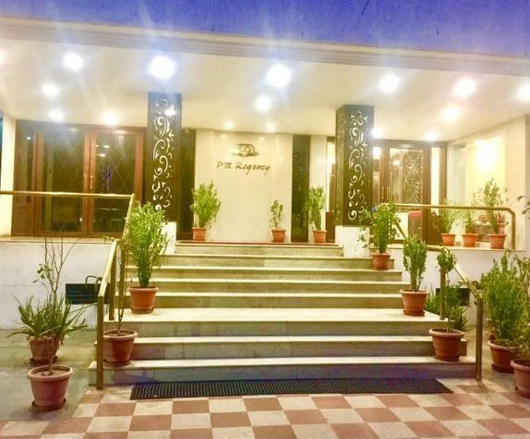 P M Regency Hotel Βαντοντάρα Εξωτερικό φωτογραφία